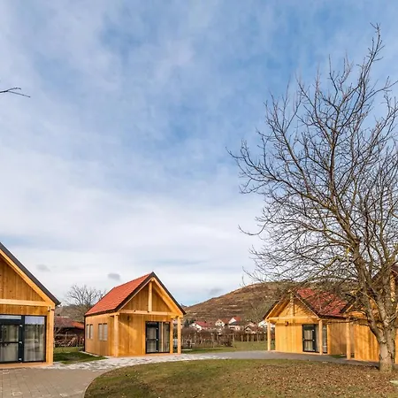 Pocitniske Hiske Murania *